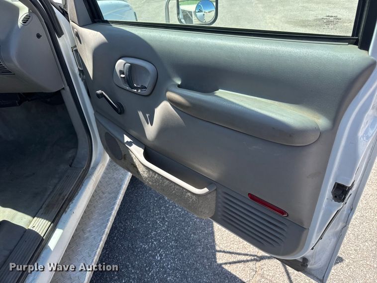 image for item ET1977 1997 Chevrolet C3500 flatbed pickup truck
