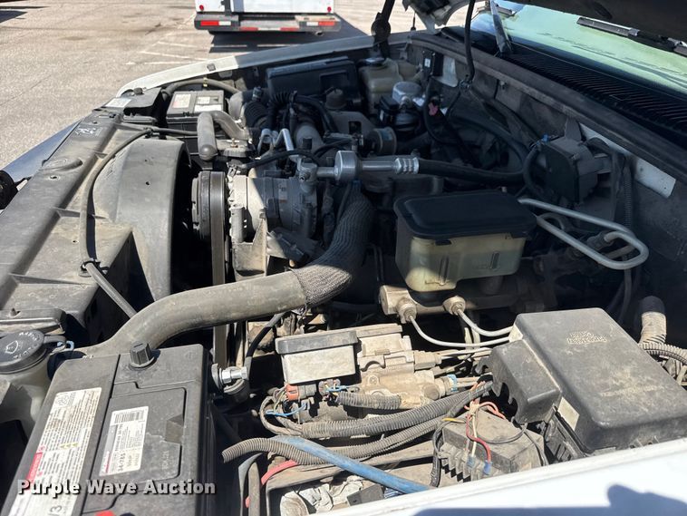 image for item ET1977 1997 Chevrolet C3500 flatbed pickup truck