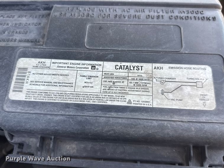image for item ET1977 1997 Chevrolet C3500 flatbed pickup truck