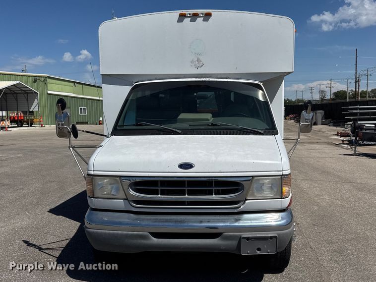 image for item ET1978 1998 Ford E350 mobile command center