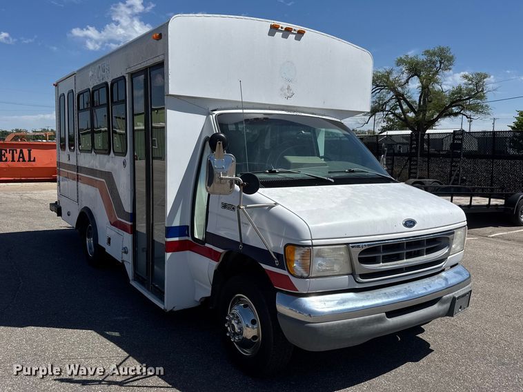 image for item ET1978 1998 Ford E350 mobile command center