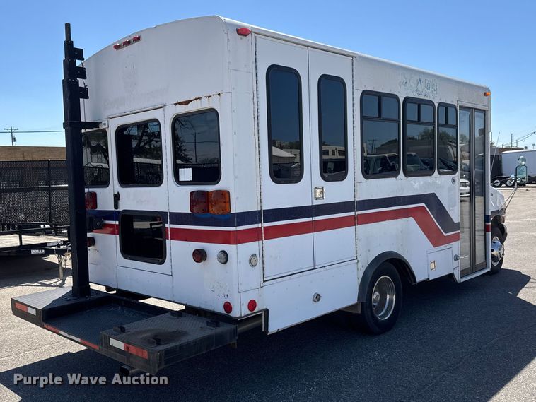 image for item ET1978 1998 Ford E350 mobile command center