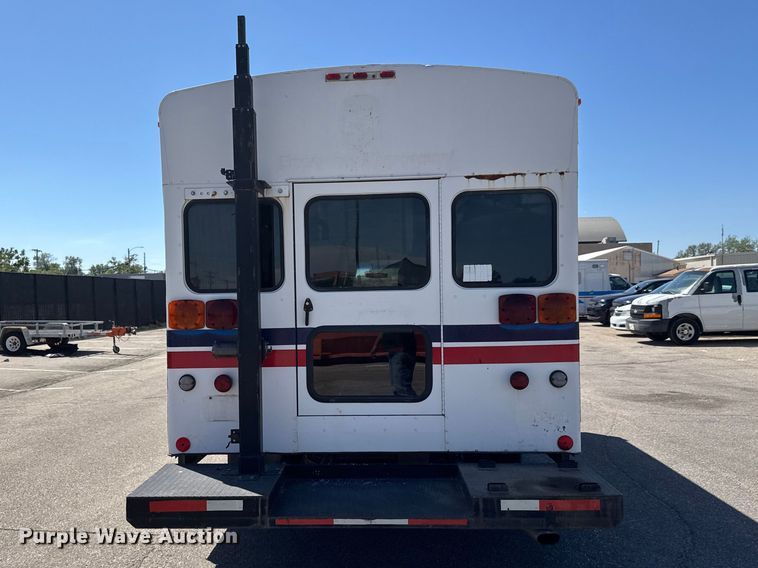 image for item ET1978 1998 Ford E350 mobile command center