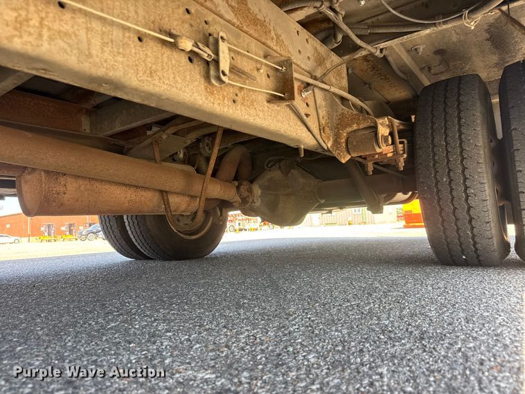 image for item ET1978 1998 Ford E350 mobile command center