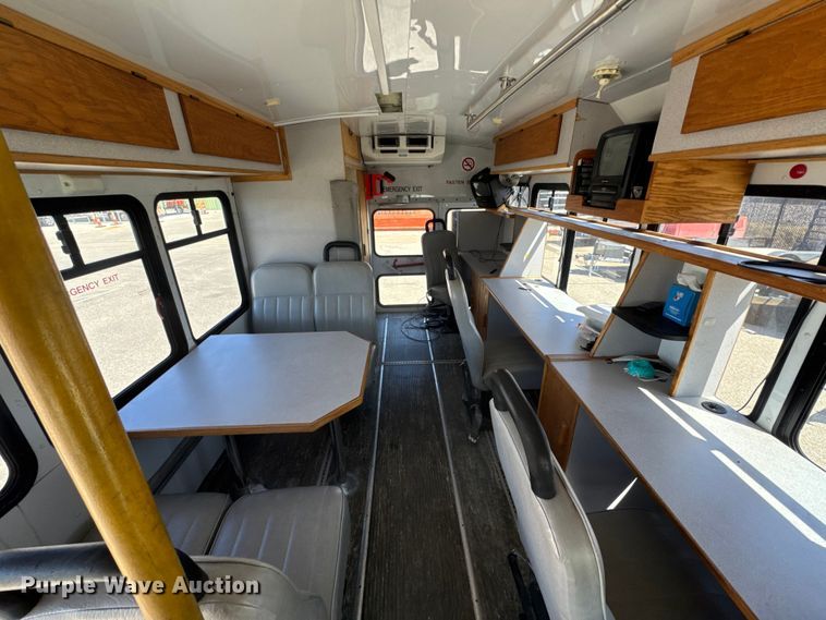 image for item ET1978 1998 Ford E350 mobile command center