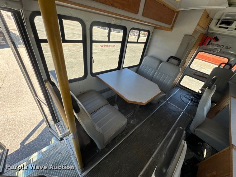image for item ET1978 1998 Ford E350 mobile command center