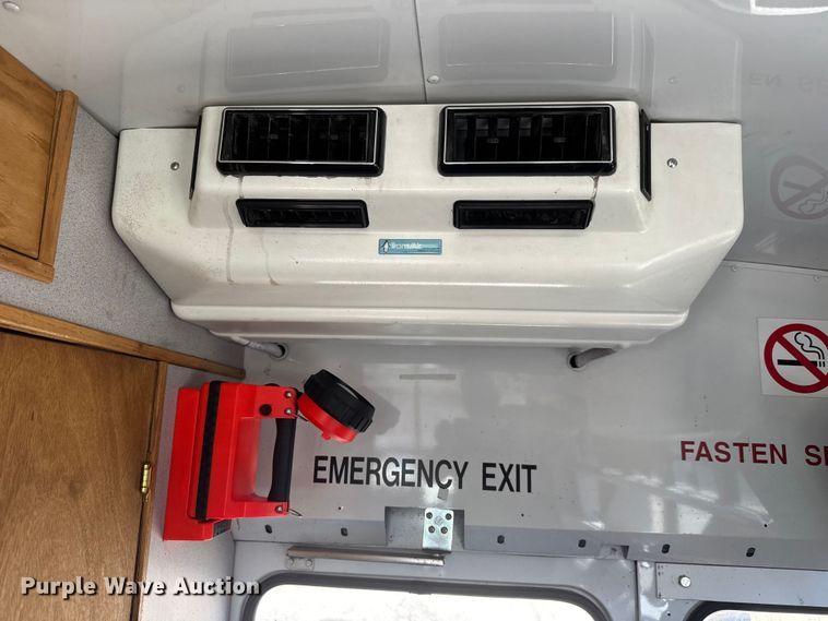 image for item ET1978 1998 Ford E350 mobile command center