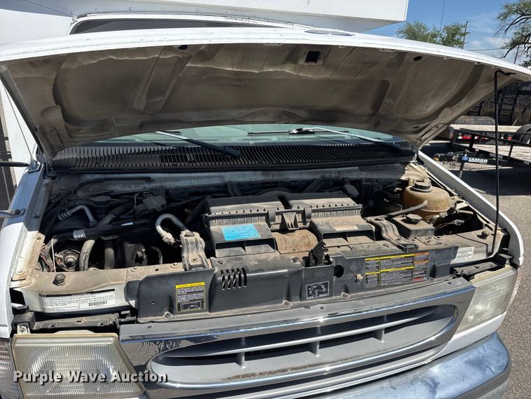 image for item ET1978 1998 Ford E350 mobile command center