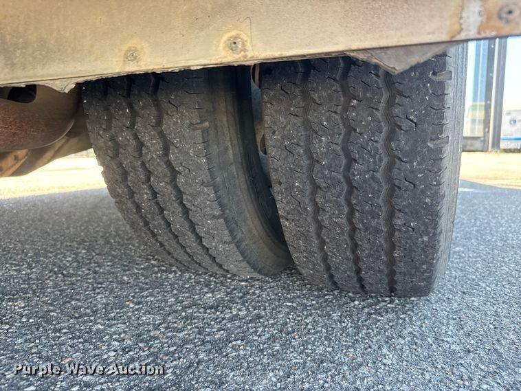 image for item ET1978 1998 Ford E350 mobile command center