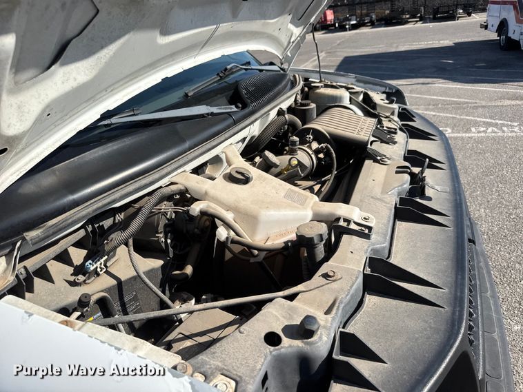 image for item ET1979 2004 Chevrolet Express 1500 van