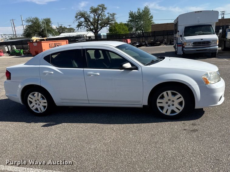 image for item ET1980 2013 Dodge Avenger 