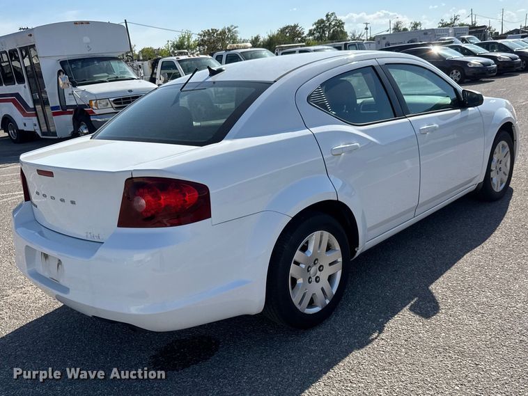 image for item ET1980 2013 Dodge Avenger 