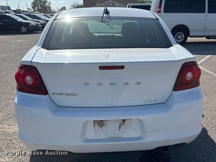 image for item ET1980 2013 Dodge Avenger 