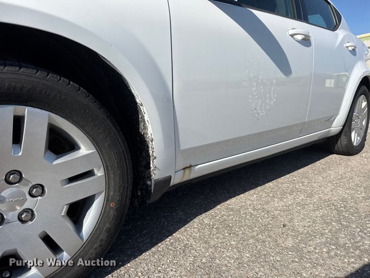 image for item ET1980 2013 Dodge Avenger 