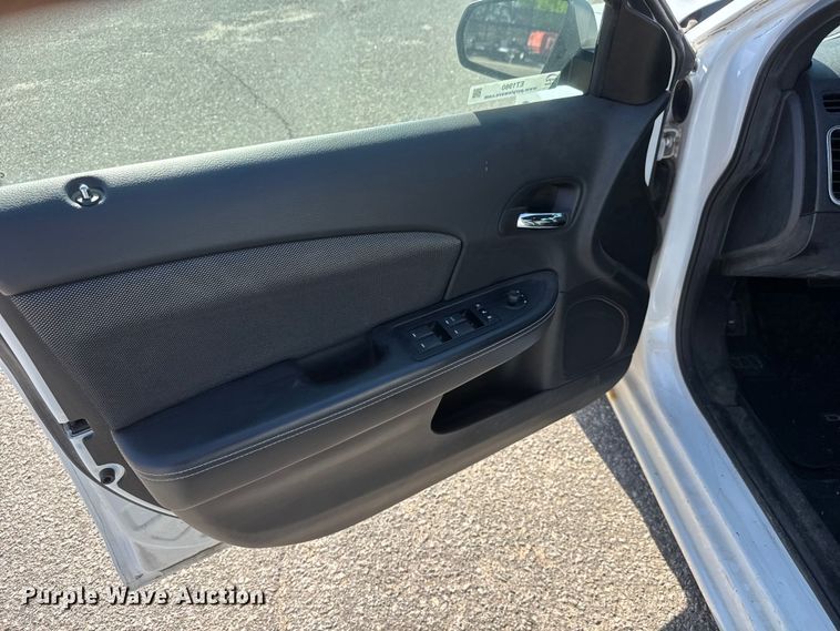 image for item ET1980 2013 Dodge Avenger 