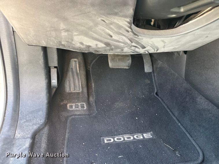 image for item ET1980 2013 Dodge Avenger 