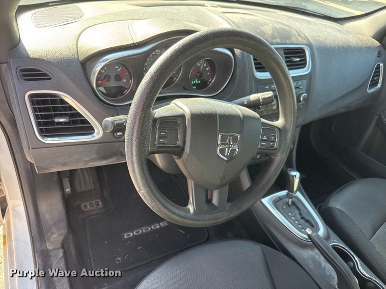 image for item ET1980 2013 Dodge Avenger 