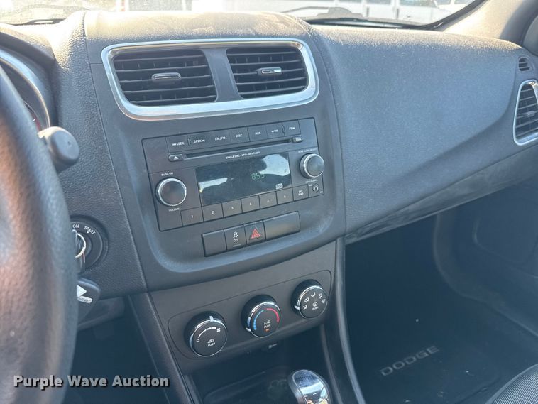 image for item ET1980 2013 Dodge Avenger 