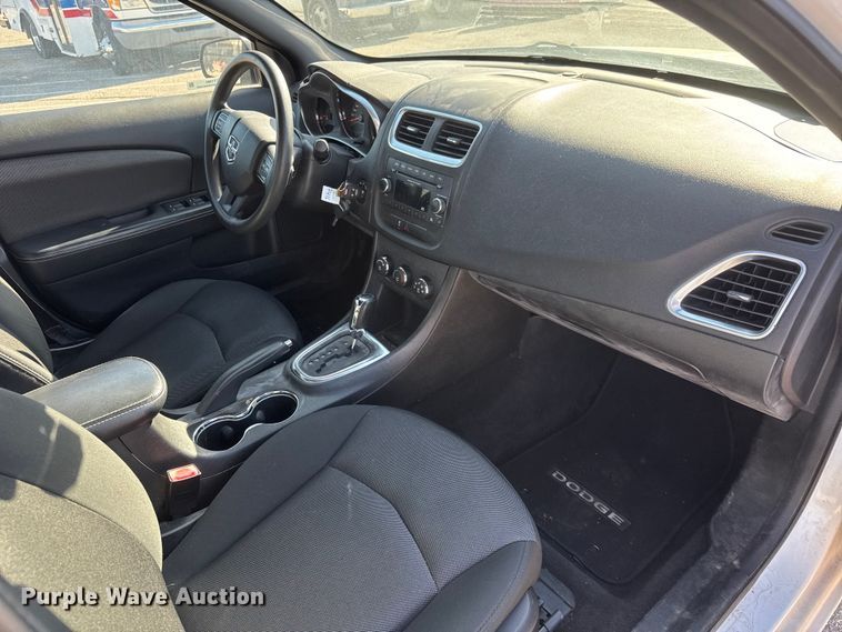 image for item ET1980 2013 Dodge Avenger 