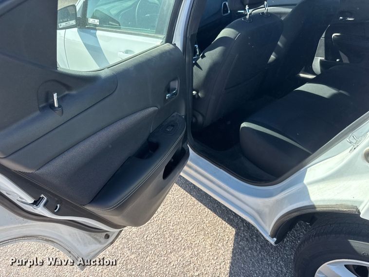 image for item ET1980 2013 Dodge Avenger 