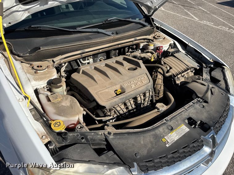 image for item ET1980 2013 Dodge Avenger 