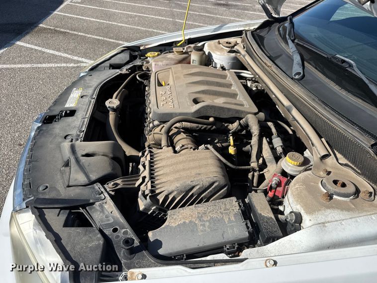 image for item ET1980 2013 Dodge Avenger 