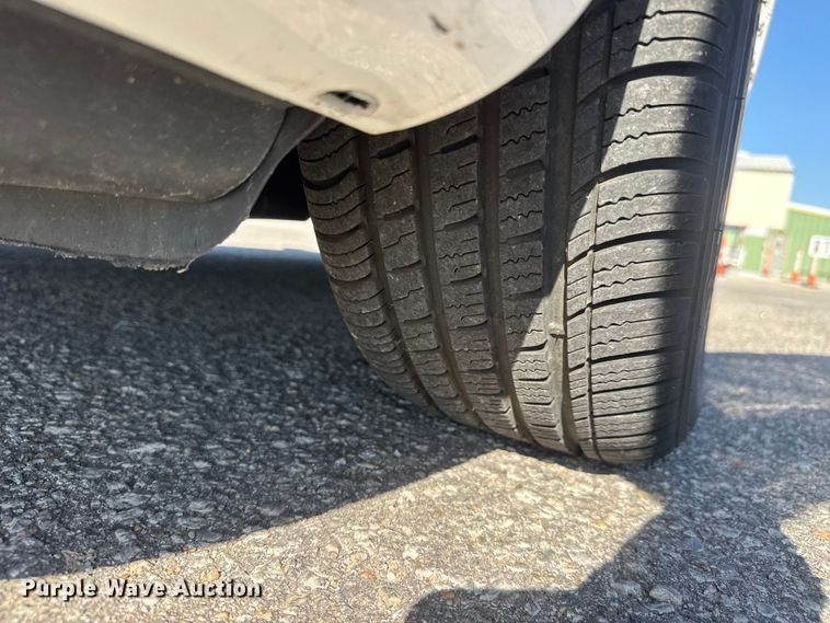 image for item ET1980 2013 Dodge Avenger 