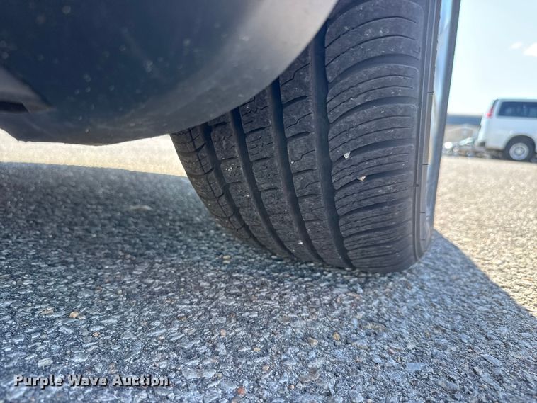 image for item ET1980 2013 Dodge Avenger 