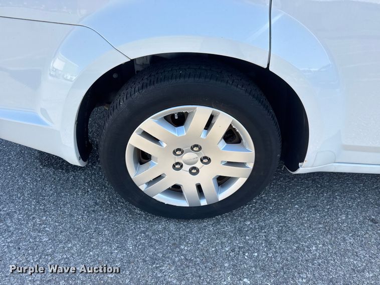 image for item ET1980 2013 Dodge Avenger 