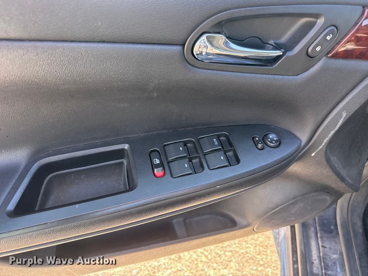 image for item ET1982 2011 Chevrolet Impala 
