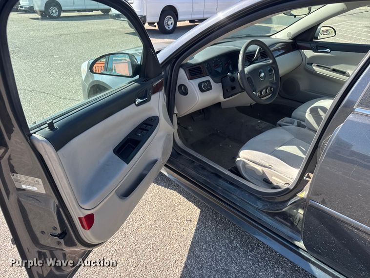 image for item ET1983 2011 Chevrolet Impala 