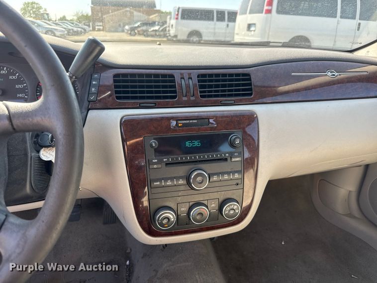 image for item ET1983 2011 Chevrolet Impala 