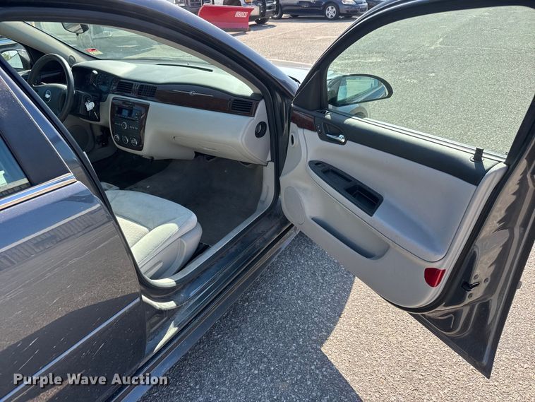 image for item ET1983 2011 Chevrolet Impala 