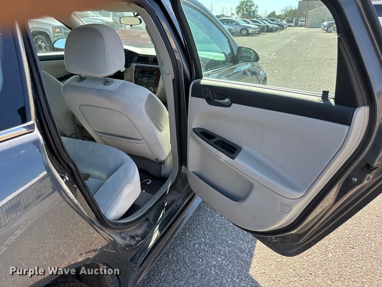 image for item ET1983 2011 Chevrolet Impala 
