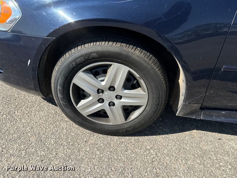 image for item ET1985 2011 Chevrolet Impala 