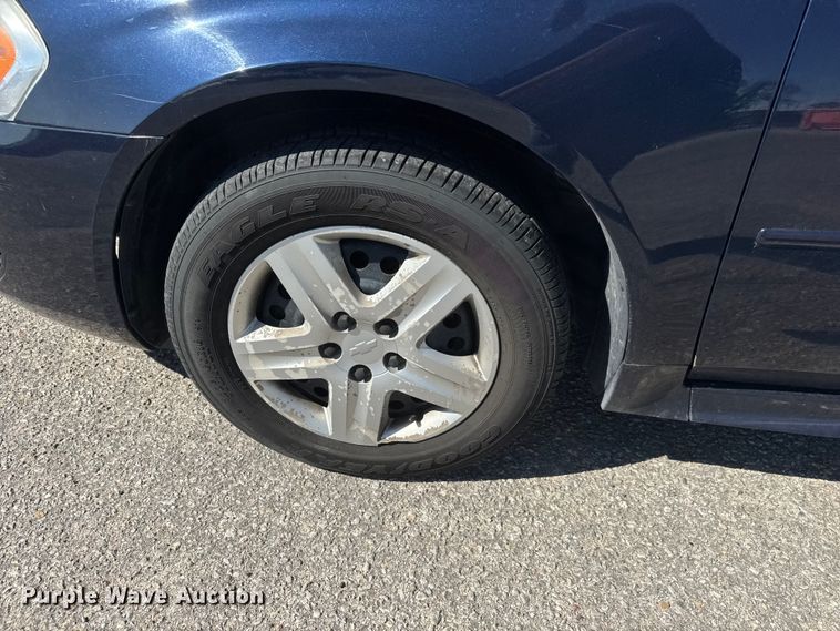 image for item ET1986 2011 Chevrolet Impala 