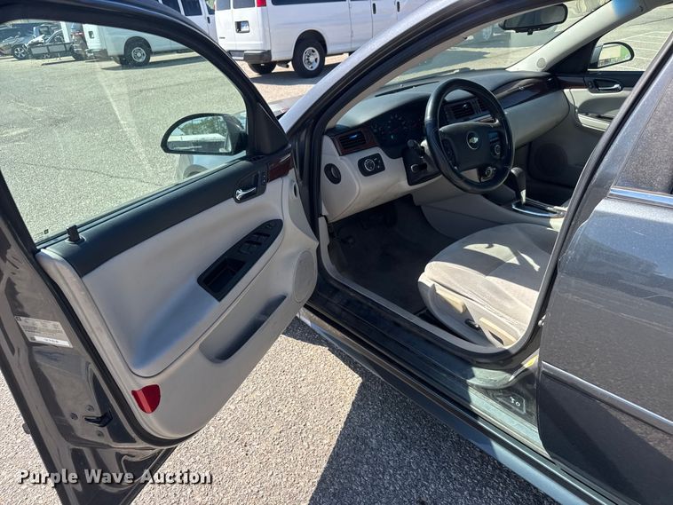 image for item ET1987 2010 Chevrolet Impala 