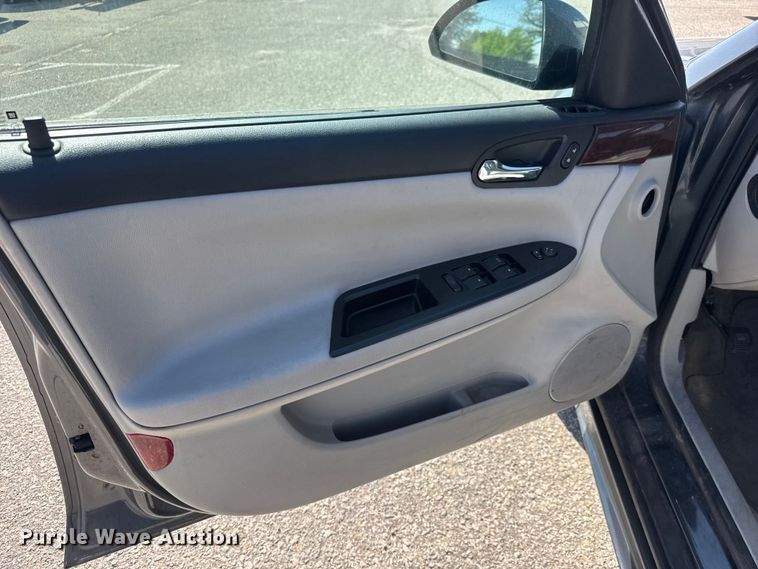 image for item ET1987 2010 Chevrolet Impala 