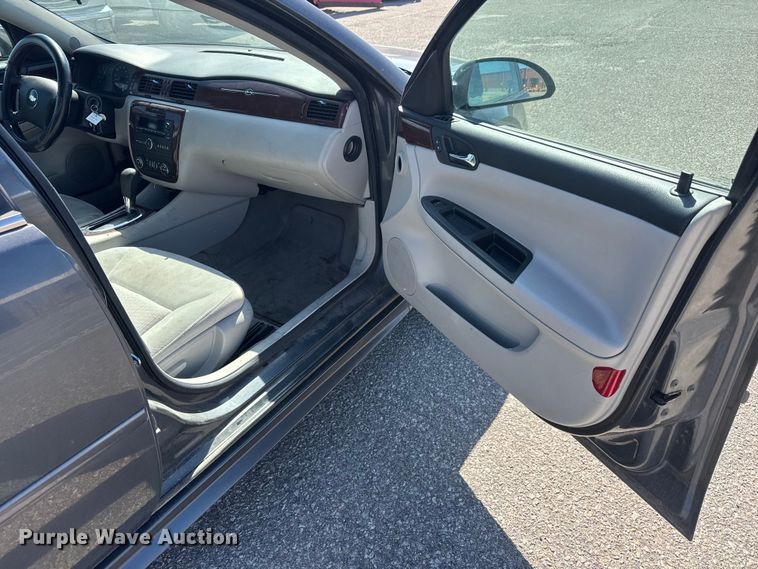 image for item ET1987 2010 Chevrolet Impala 