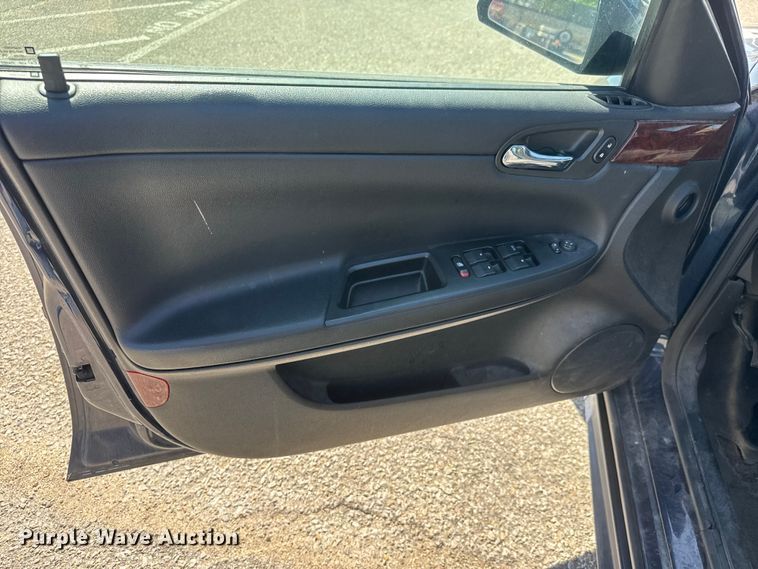 image for item ET1988 2011 Chevrolet Impala 