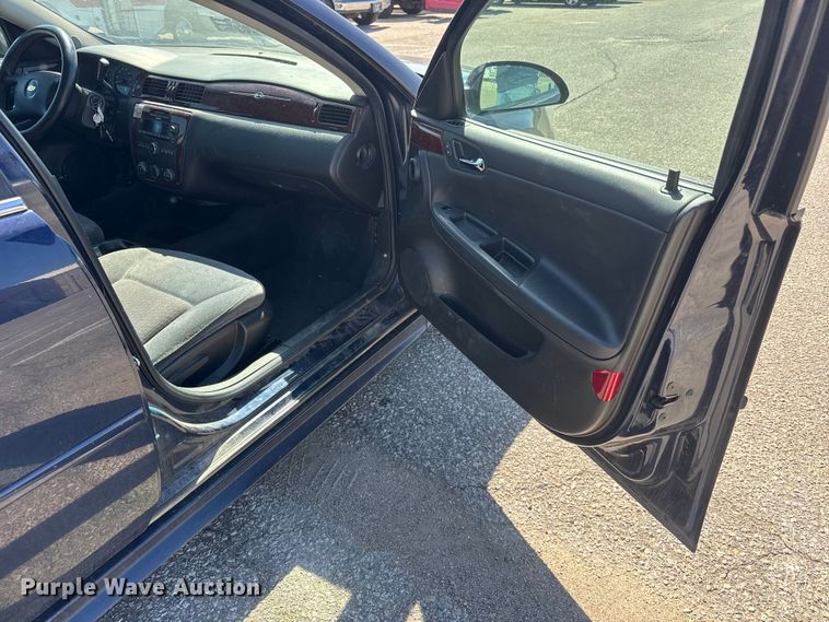 image for item ET1988 2011 Chevrolet Impala 