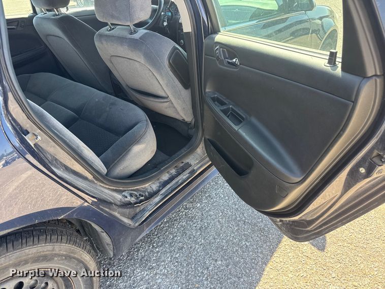 image for item ET1988 2011 Chevrolet Impala 