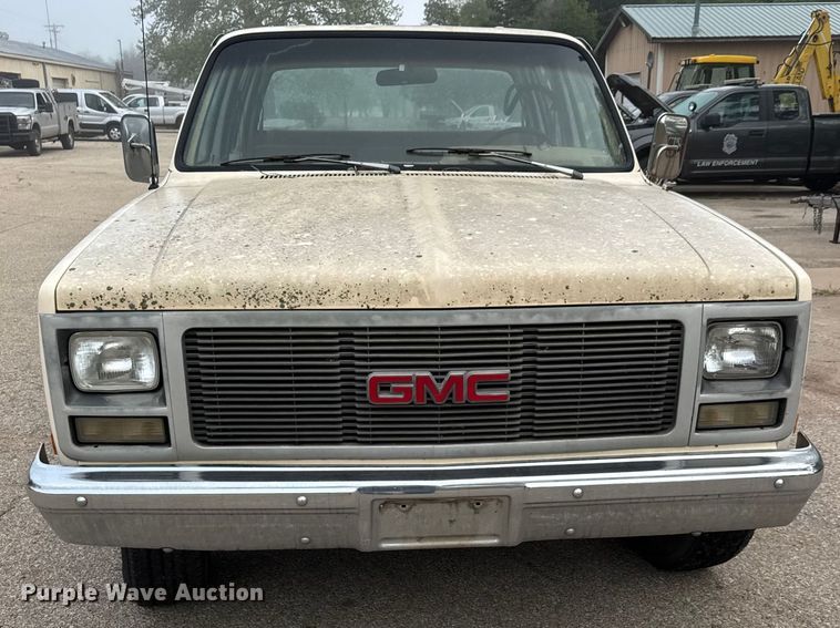 image for item ET1990 1991 GMC 3500 Crew Cab pickup truck