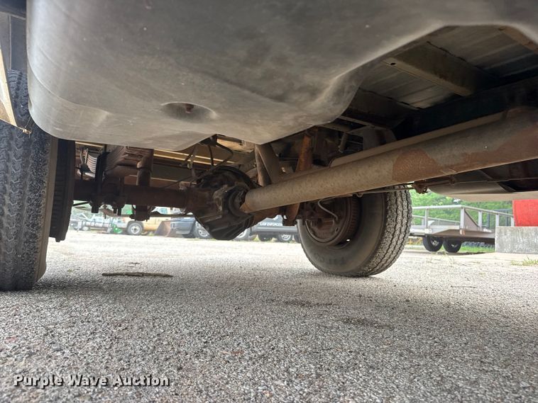 image for item ET1990 1991 GMC 3500 Crew Cab pickup truck