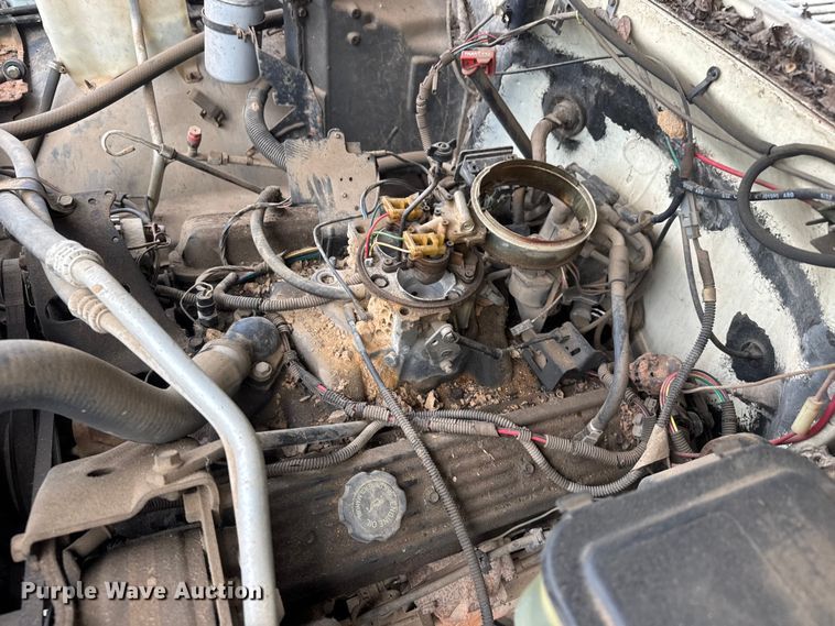 image for item ET1990 1991 GMC 3500 Crew Cab pickup truck