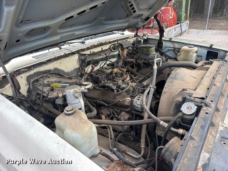 image for item ET1990 1991 GMC 3500 Crew Cab pickup truck