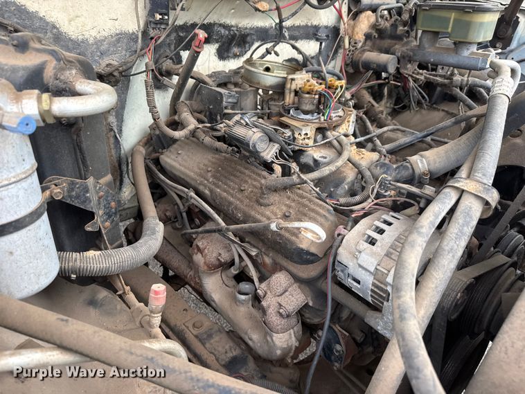 image for item ET1990 1991 GMC 3500 Crew Cab pickup truck