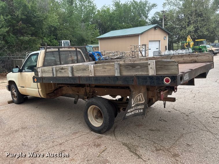 image for item ET1992 1992 Chevrolet 3500 Ext. Cab dump flatbed pickup truck