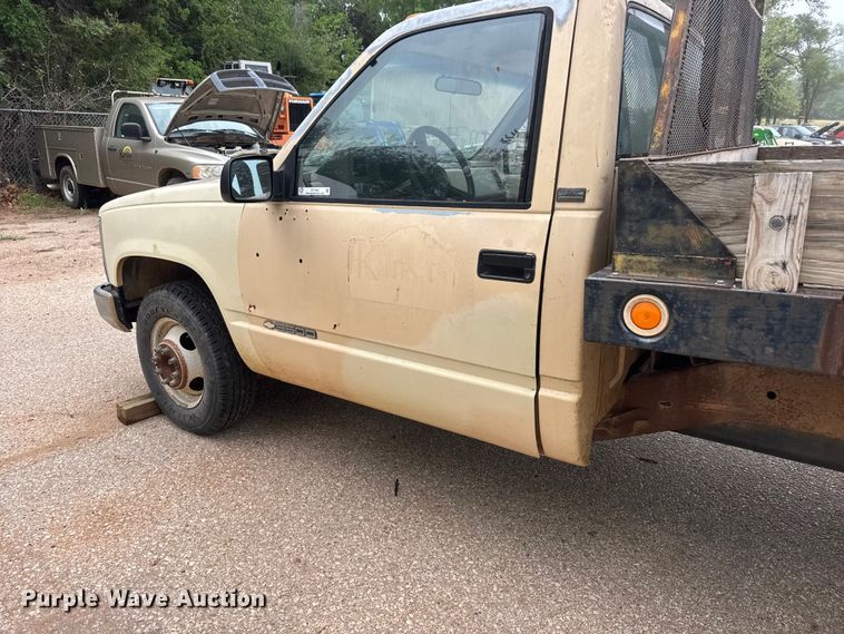 image for item ET1992 1992 Chevrolet 3500 Ext. Cab dump flatbed pickup truck