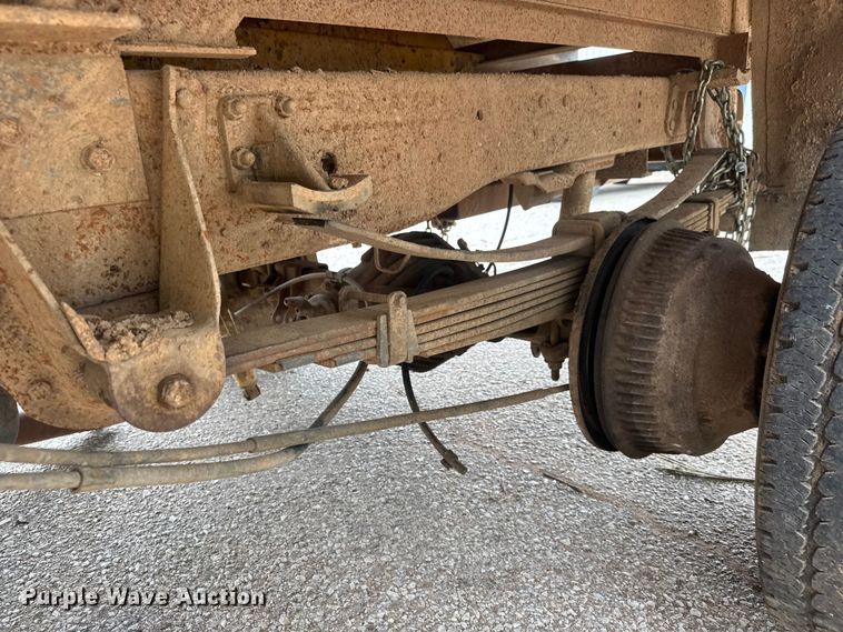 image for item ET1992 1992 Chevrolet 3500 Ext. Cab dump flatbed pickup truck